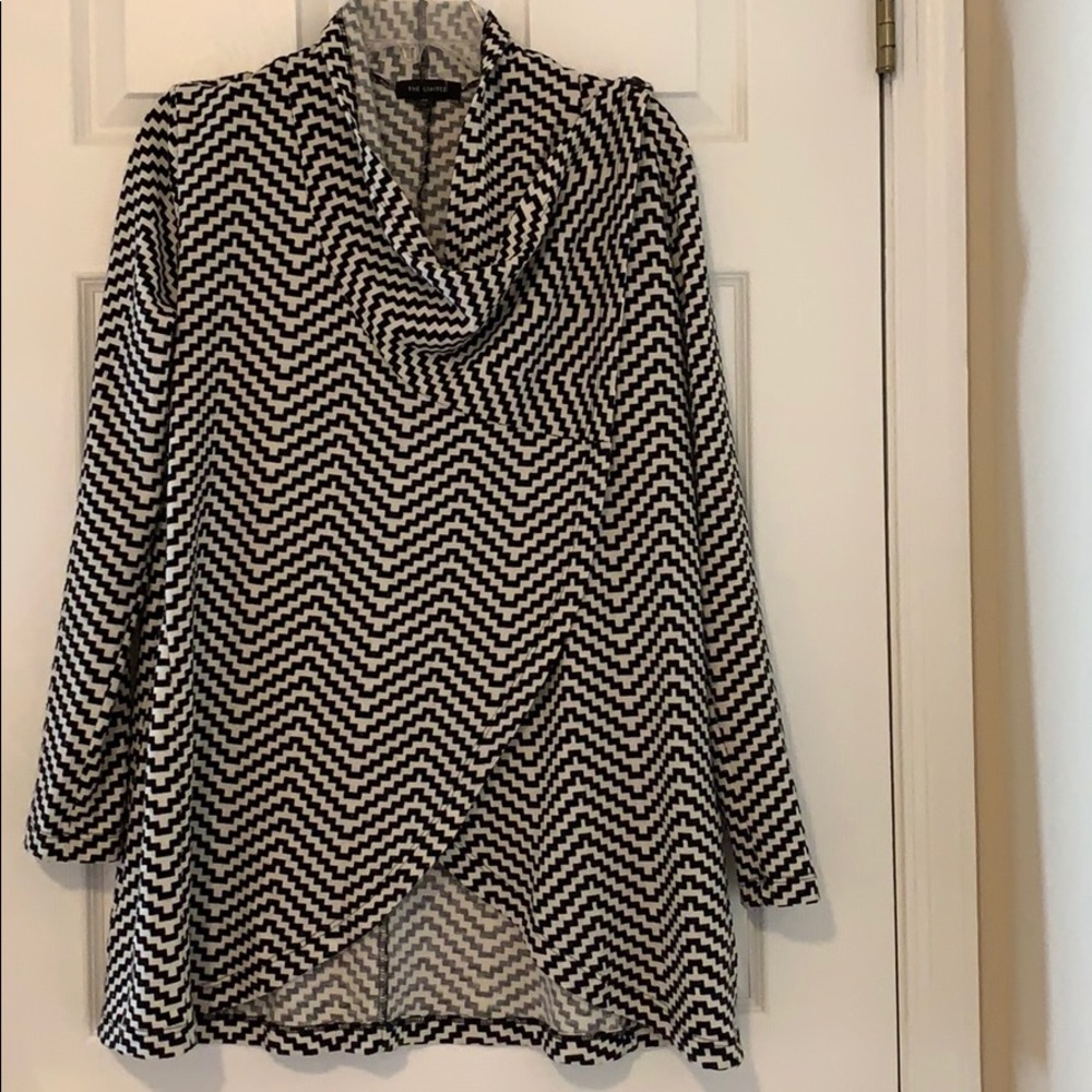 The Limited Houndstooth cape sweater small